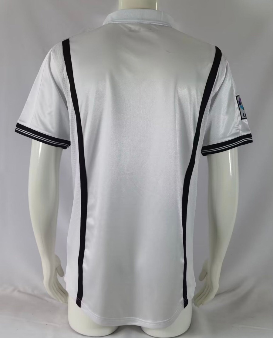 AD7F5178-F6AF-45E3-8936-EA3090D44FD6.jpg Maglia Valencia CF 2000/01 Home