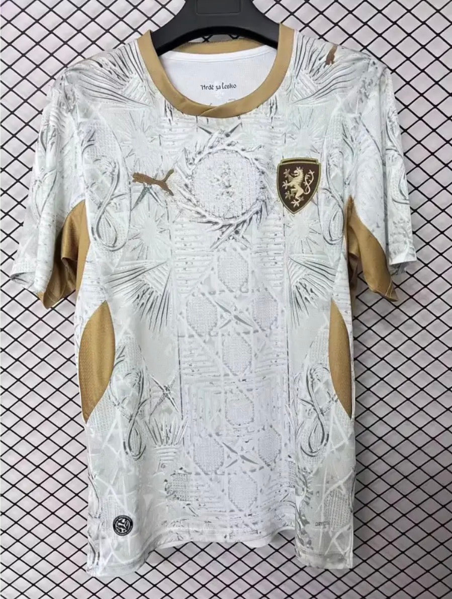 B27E6AE6-18CF-4CA7-B32E-F481A32F27F4.jpg Maglia Repubblica Ceca Away 2026