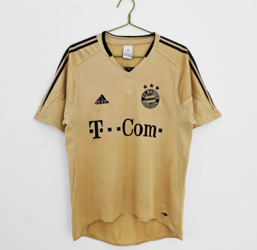 C6CC5B54-86C3-464C-9825-862AD5FC2E1A.jpg Maglia FC Bayern Monaco 2004/05 Away