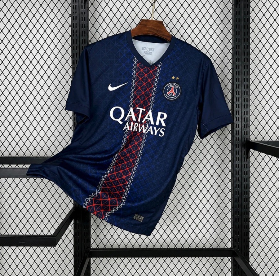 CC083224-255E-4228-8BED-EB3B487AF78F.jpg Maglia PSG Home 2025/26 Due Stelle