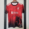 Capture_d_ecran_2025-11-06_a_11.20.24.png Maglia Liverpool 24/25 Red Dragon Edition