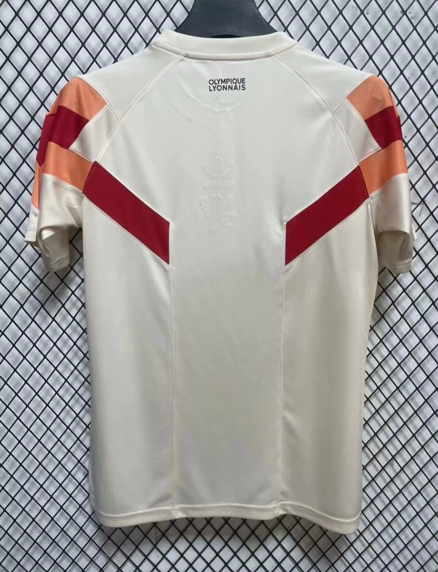 D4C5E744-31AE-452E-BA4E-2EC7EF26B30A.jpg Maglia OL 2024/25 Allenamento