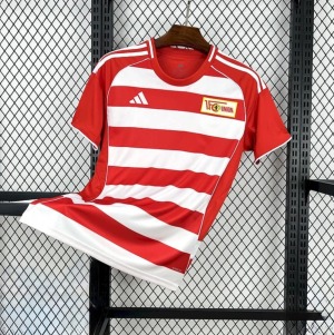 E3D570A3-F933-40E2-A245-7D29F36EBE88.jpg Maglia FC Union Berlino Home 2025/26