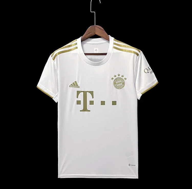 E78CE8C2-A8A8-46AF-A584-6B36CBF44A99.jpg Maglia Bayern Monaco 2022-2023 Away