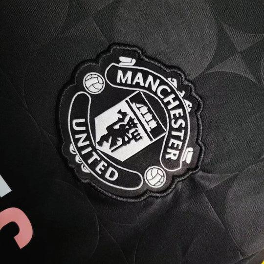 EAB10BAF-ECAB-4998-875A-B530B7CBD27E_540x_0109ad5a-8438-4d7d-b8f3-fd1dab2444f4.jpg Maglia Manchester United Love Unites 2024