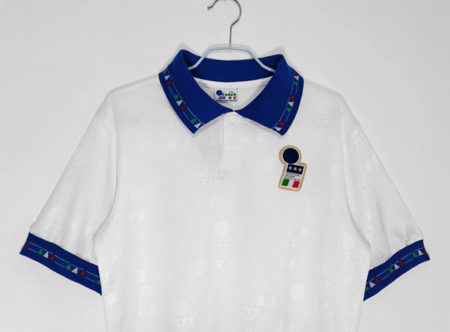 EC08AC3B-5C3D-40CE-8317-95E2A77A0EB5.jpg Maglia Italia Away 1994