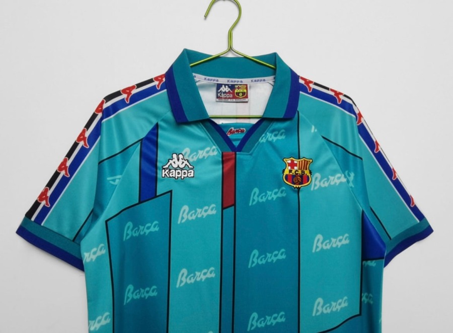 EC323FE0-54CD-49D8-9405-14C5D1DDB0D6.jpg Maglia FC Barcellona Away 1996/97