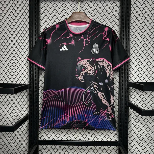 Image_189_610x_crop_center_150486cb-78fe-4f81-9beb-058f63c08ad9.jpg Maglia Real Madrid Nero Rosa Panther 2024/25