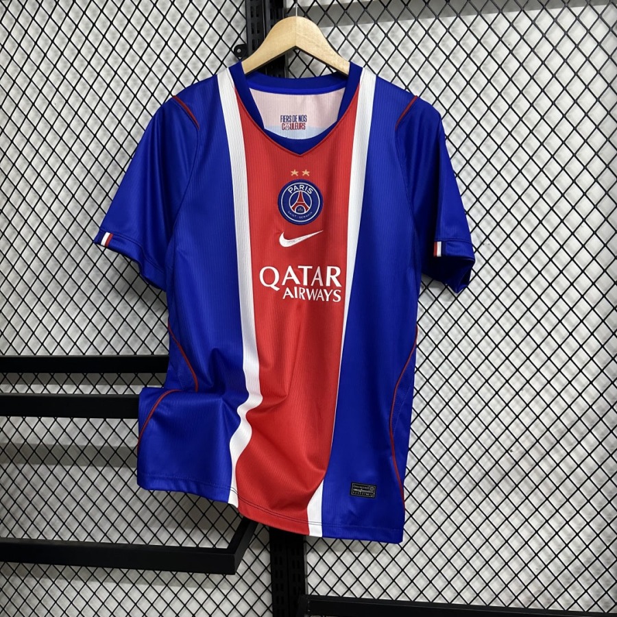 b603fed82169bc78a0fde5c4325378b8.jpg Maglia PSG Home 26/27 Versione Fan