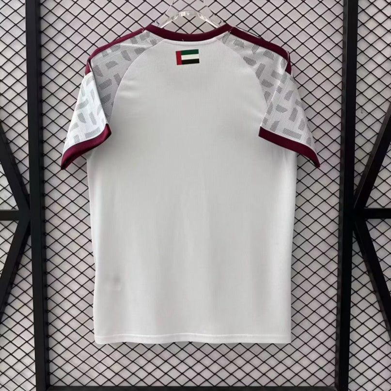 c8b18bdc183ce3d3643871eef90a1bbc.jpg Maglia UAE Home 2025/26