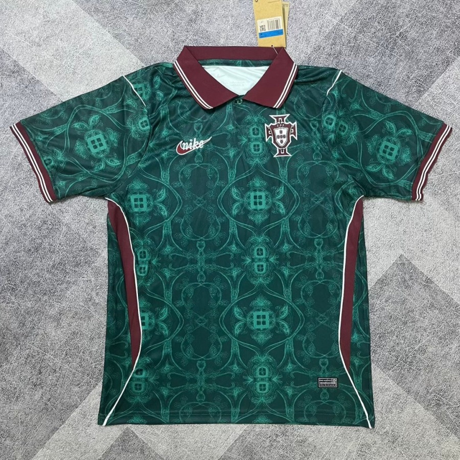 cfd5da2ae3fa4b401c2ae000b07f201d.jpg Maglia Portogallo 2025/26 Speciale Polo