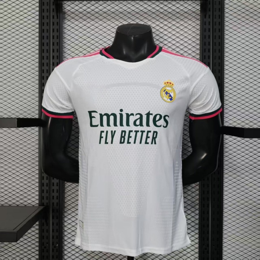 d30bac9ed13fd2fad9d77956c154b013.jpg Maglia Real Madrid Home 2026/27 Player