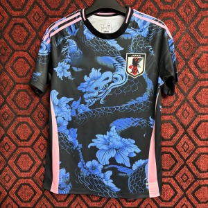 d585aee679831852f879835c73106f6e_b9ab8848-ee13-4159-9e7b-8ac6d54dae7f.jpg Maglia Giappone 24/25 Edizione Speciale Drago
