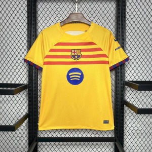 efb6e217bfb0ef5d4731925670465043.jpg Maglia FC Barcellona Third 2024-2025