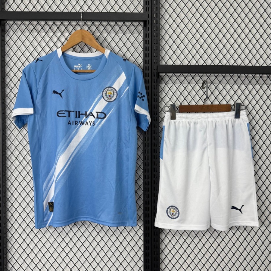 f90d45933936efe21eb5f06d33201ad2.jpg Maglia Manchester City Home 2025/26 Adulto