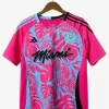 maillot-concept-inter-miami-rose-2024-2025 studio v12 Maglia Concept Inter Miami Rosa 2024-2025