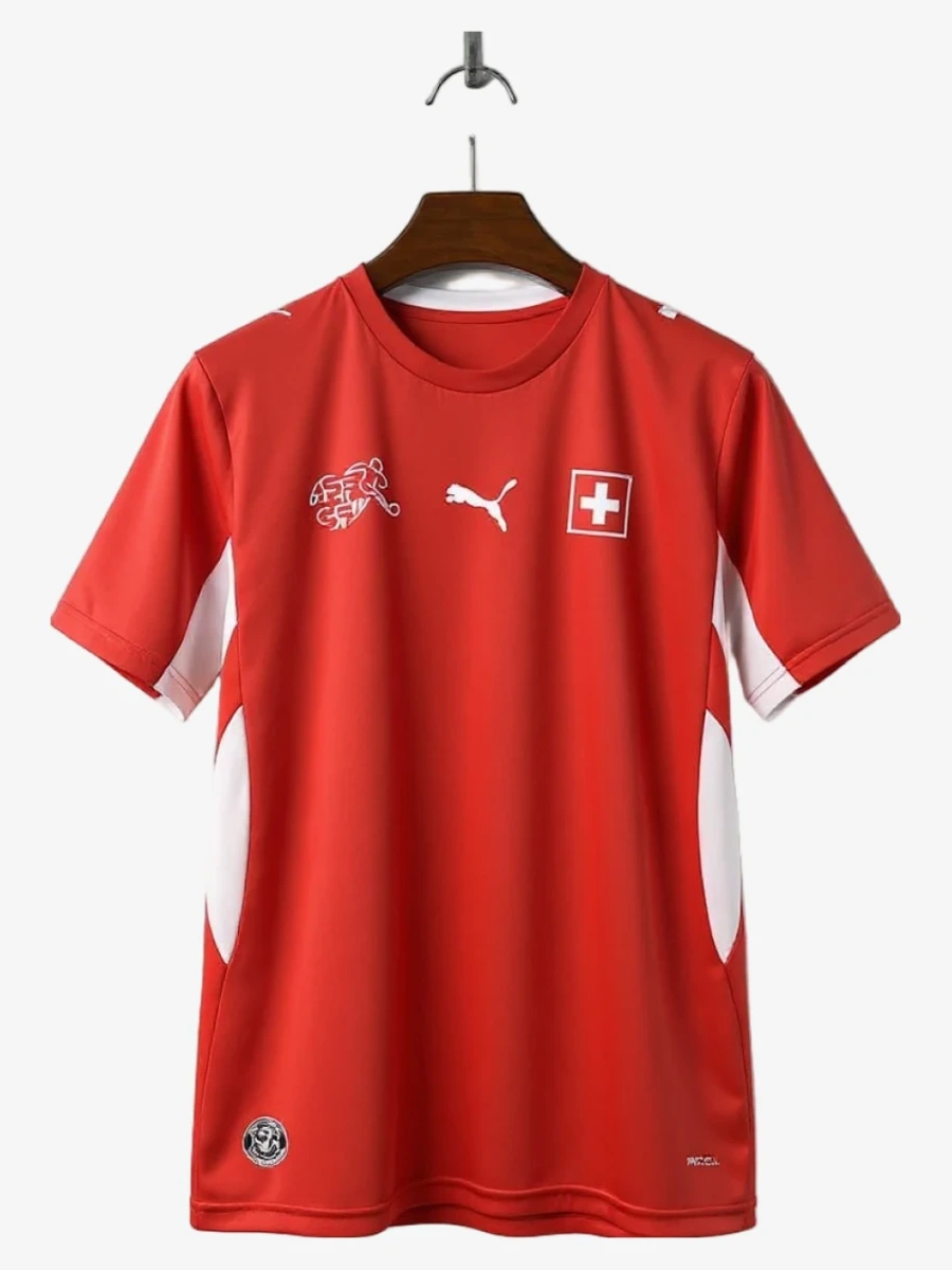 maillot-domicile-suisse-2026 studio v12 Maglia Home Svizzera 2026