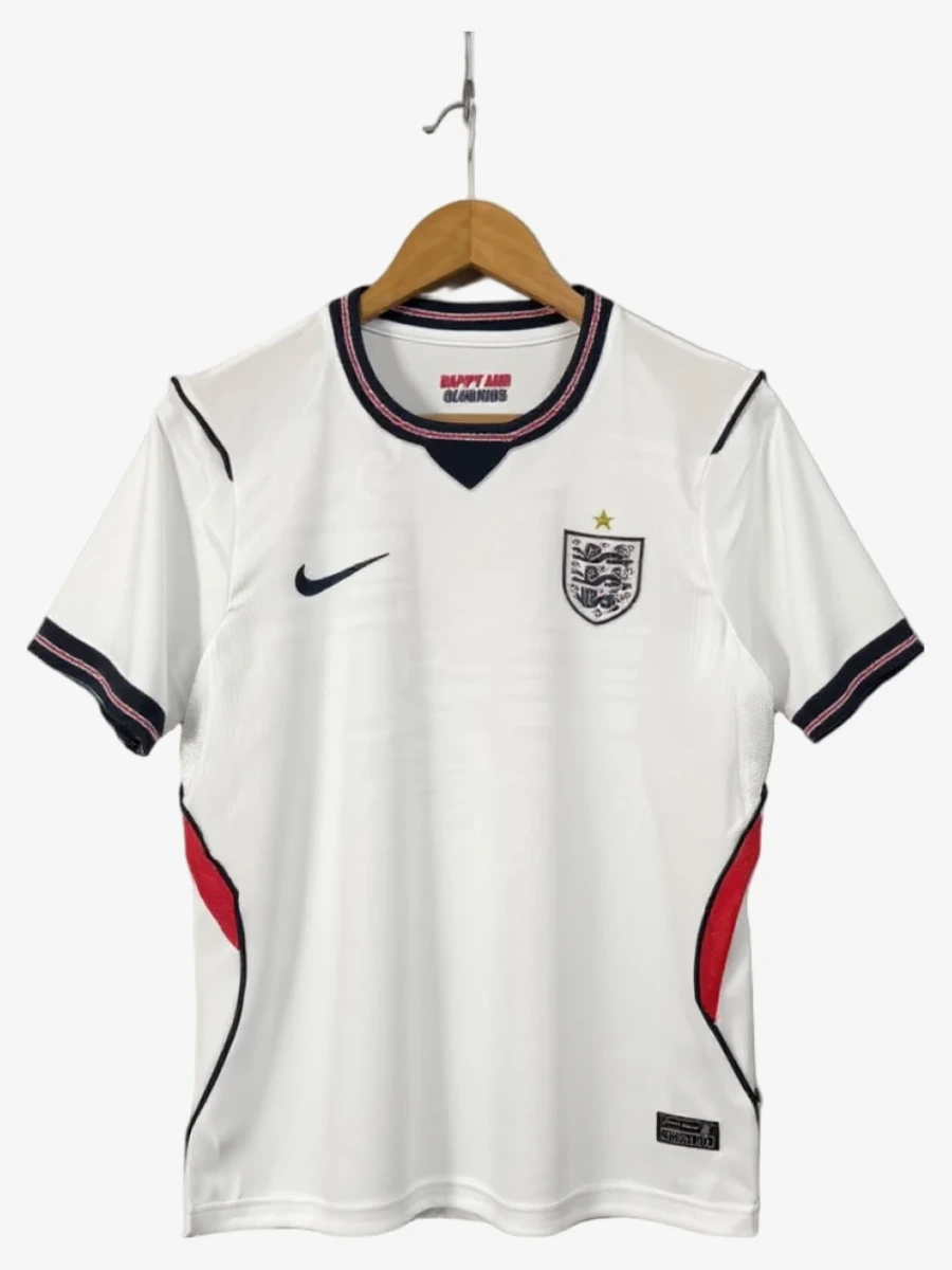 maillot-england-domicile-2026-adult studio v12 Maglia England Home 2026 Adulto