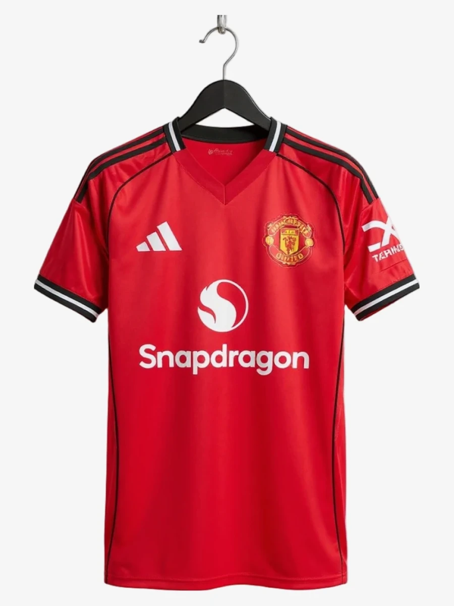 maillot-manchester-united-domicile-2025-2026 studio v12 Maglia Manchester United Home 2025-2026